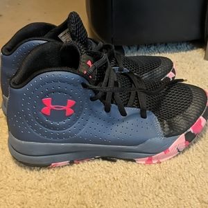 Girls Under armor basketball sneakers